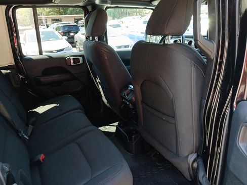 Used 2019 Jeep Wrangler Unlimited Sahara w/ Safety Group image 14