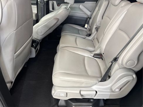 Used 2023 Honda Odyssey EX-L image 13
