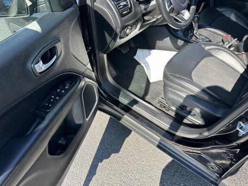 Used 2019 Jeep Compass Altitude image 10