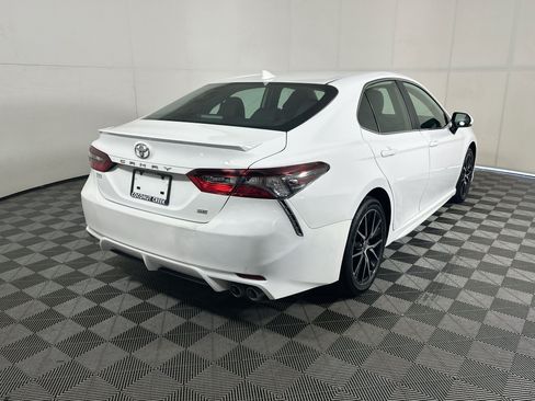 Used 2024 Toyota Camry SE w/ Convenience Package FWD image 3