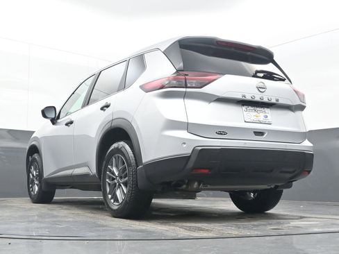 Certified 2025 Nissan Rogue S image 27