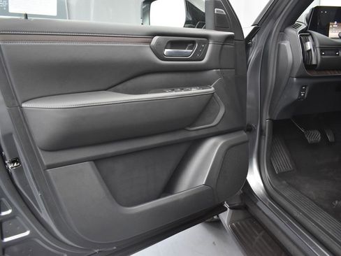 New 2025 Nissan Armada SL w/ Captain's Chari Seat Package image 29