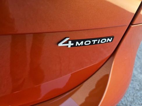 Used 2025 Volkswagen ID. Buzz 1st Edition image 8