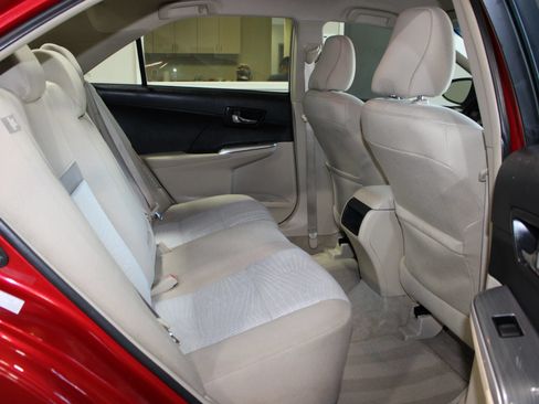 Used 2013 Toyota Camry LE FWD image 25