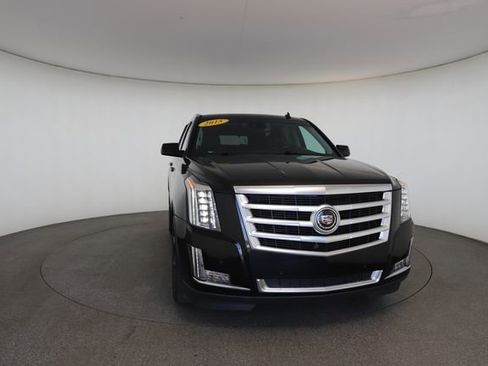 Used 2015 Cadillac Escalade Premium image 30