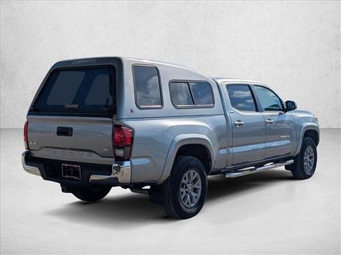 Used 2019 Toyota Tacoma SR5 AWD/4WD image 5