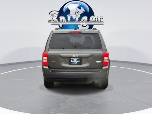 Used 2016 Jeep Patriot Latitude image 8