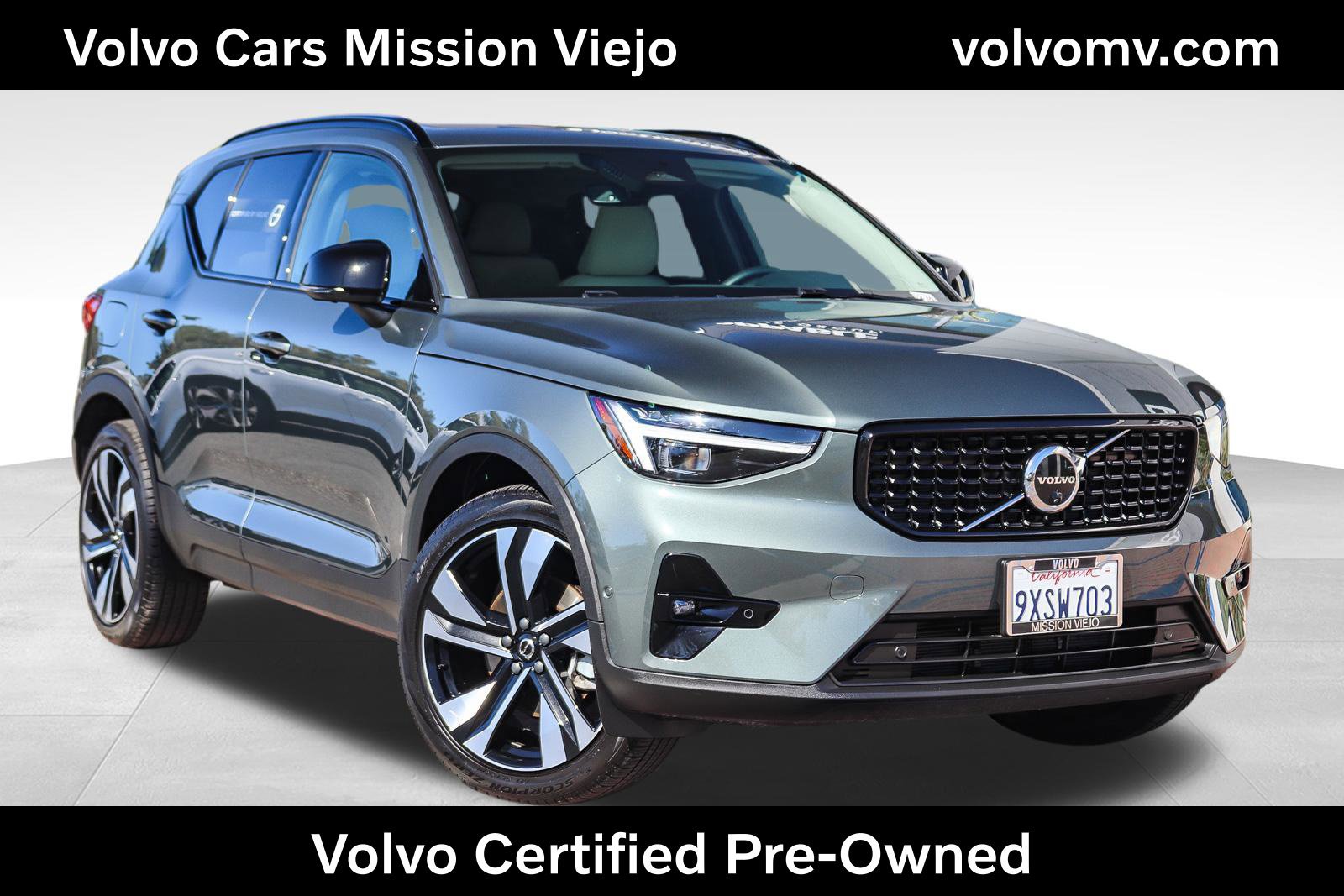 Used 2026 Volvo XC40 B5 Plus AWD/4WD image 1