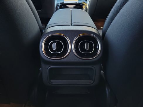 Certified 2026 Mercedes-Benz GLC 300 image 11
