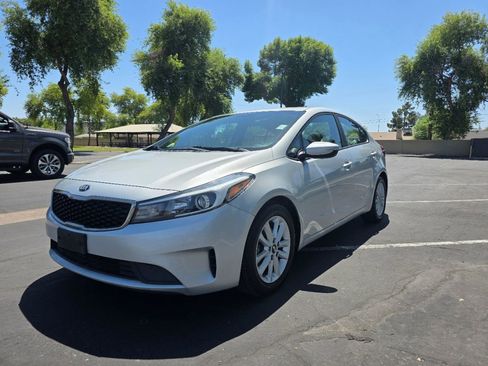 Used 2017 Kia Forte LX w/ LX Popular Package FWD image 5