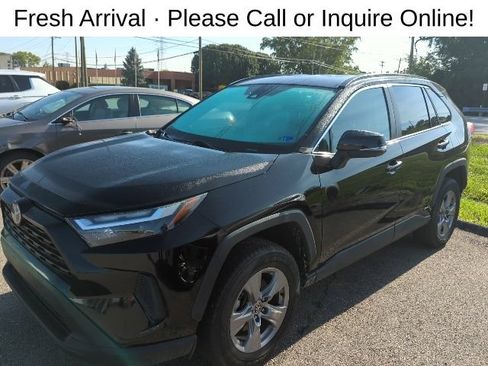 Used 2022 Toyota RAV4 XLE AWD/4WD image 2