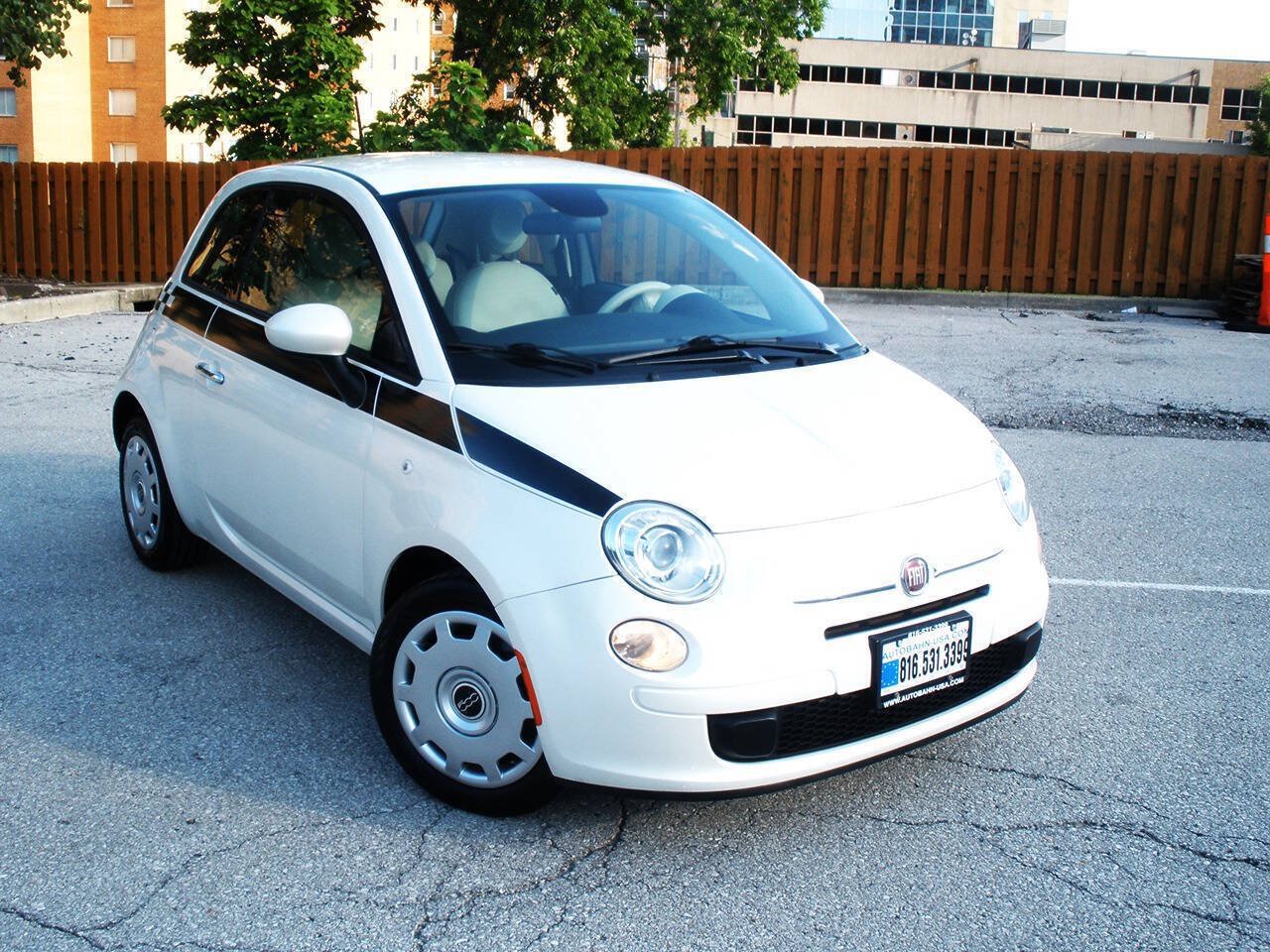 Used 2015 FIAT 500 Pop FWD image 3