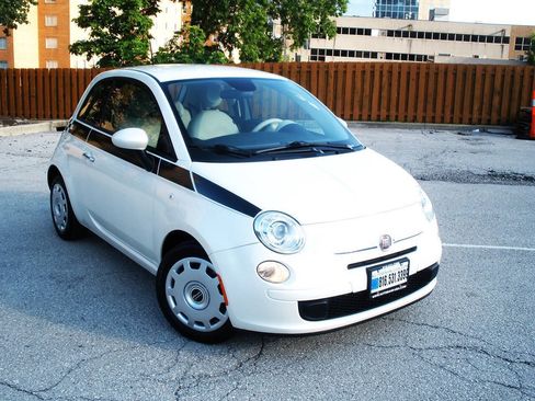 Used 2015 FIAT 500 Pop FWD image 3