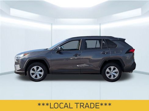 Used 2020 Toyota RAV4 LE image 2