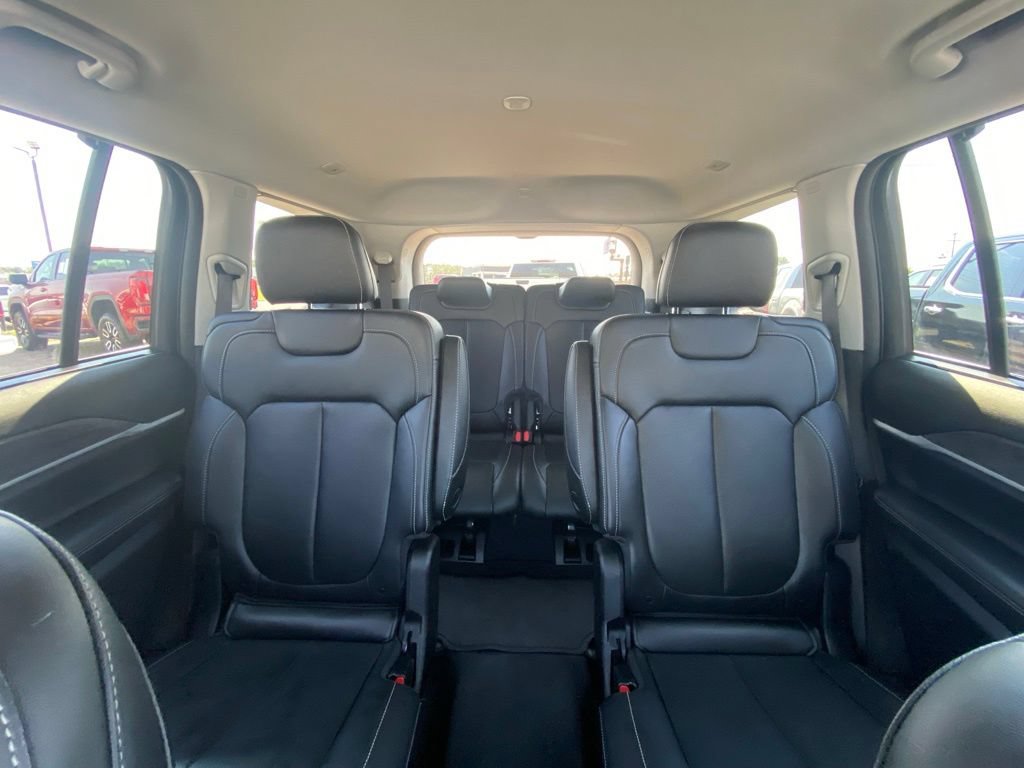 Used 2023 Jeep Grand Cherokee L Limited w/ Luxury Tech Group II AWD/4WD image 25