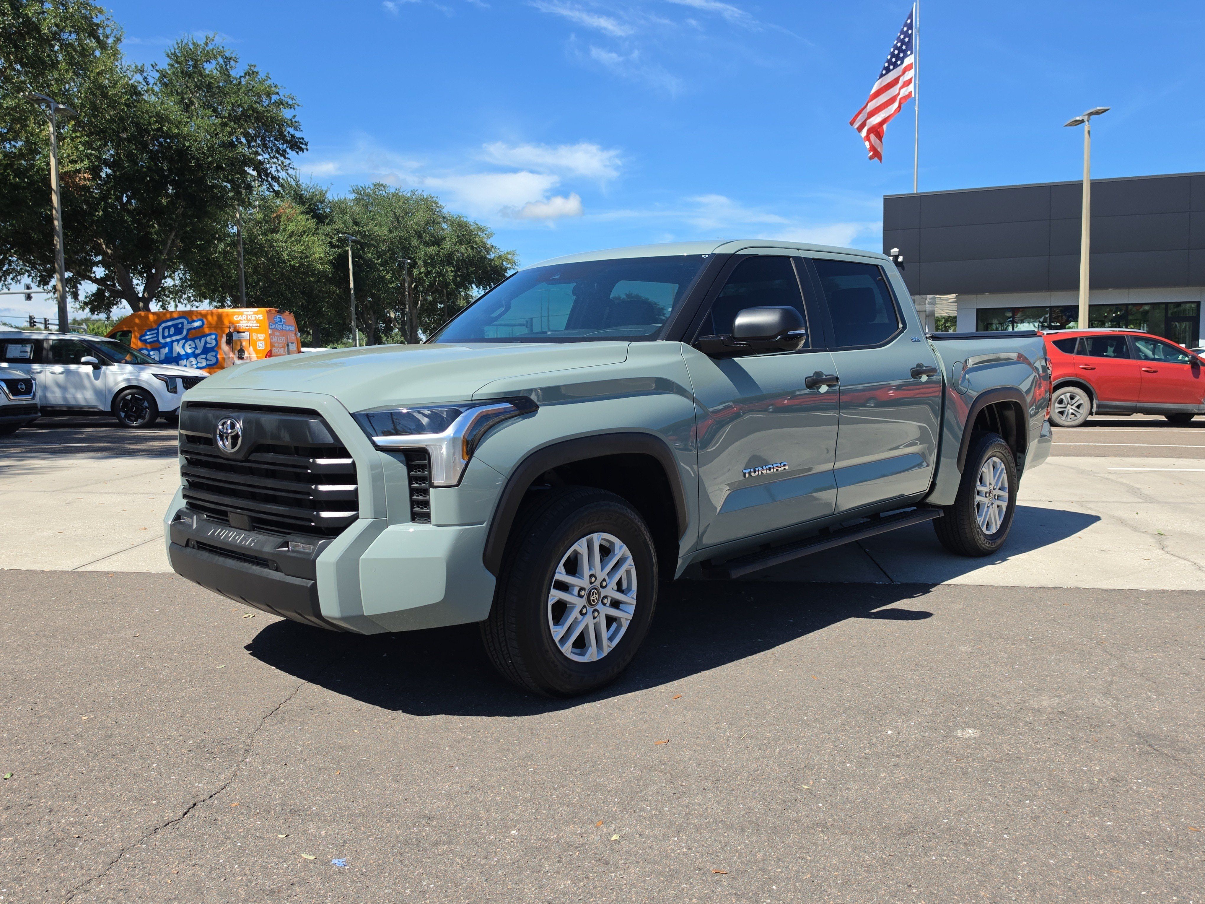 Used 2025 Toyota Tundra SR5 w/ SR5 Convenience Package AWD/4WD image 4