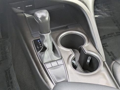 Used 2023 Toyota Camry SE image 14