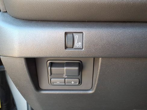 Certified 2024 Chevrolet Colorado LT w/ LT Convenience Package II AWD/4WD image 23