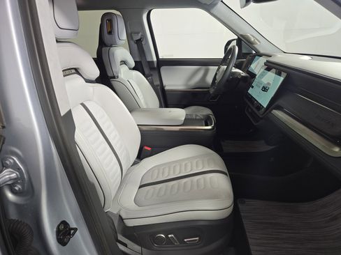 Used 2024 Rivian R1S Adventure AWD/4WD image 24