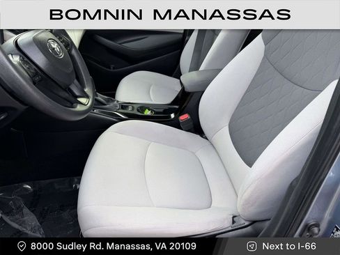 Used 2022 Toyota Corolla LE image 9