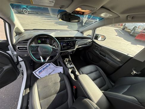 Used 2023 Chevrolet Bolt LT image 20
