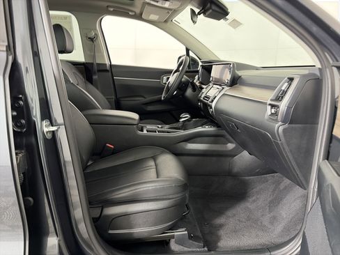 Certified 2022 Kia Sorento S w/ Panoramic Sunroof Package image 46