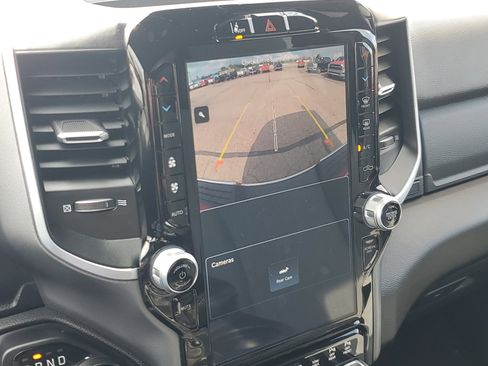 Used 2024 RAM 2500 Big Horn w/ Safety Group image 17