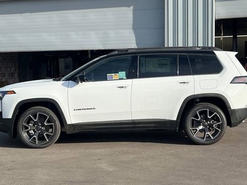 New 2026 Jeep Cherokee Overland w/ Advanced Pro Tech Group AWD/4WD image 7