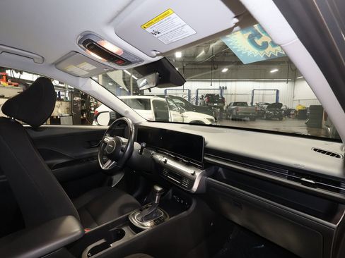 Used 2025 Hyundai Kona SEL image 28