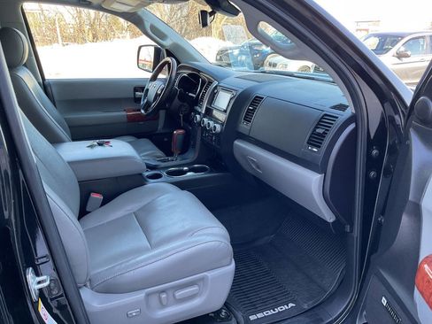 Used 2018 Toyota Sequoia Platinum image 60