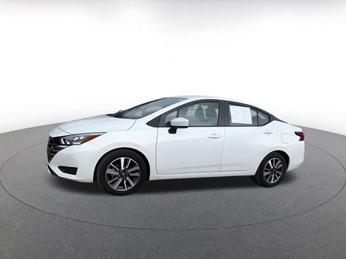 Used 2025 Nissan Versa SV FWD image 8