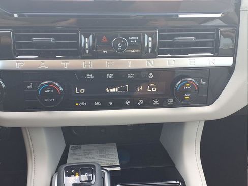New 2026 Nissan Pathfinder SL FWD image 17