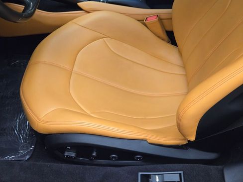 Used 2022 Ferrari F8 Tributo RWD image 31