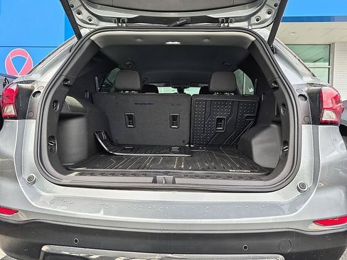 Used 2024 Chevrolet Equinox LT w/ LPO, Floor Liner Package FWD image 30