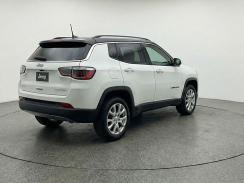 Used 2025 Jeep Compass Limited image 9