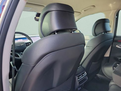 New 2026 Genesis GV70 2.5T AWD/4WD image 17