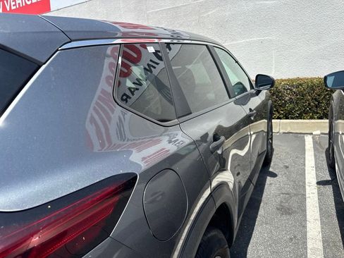 Used 2024 Nissan Rogue S FWD image 5