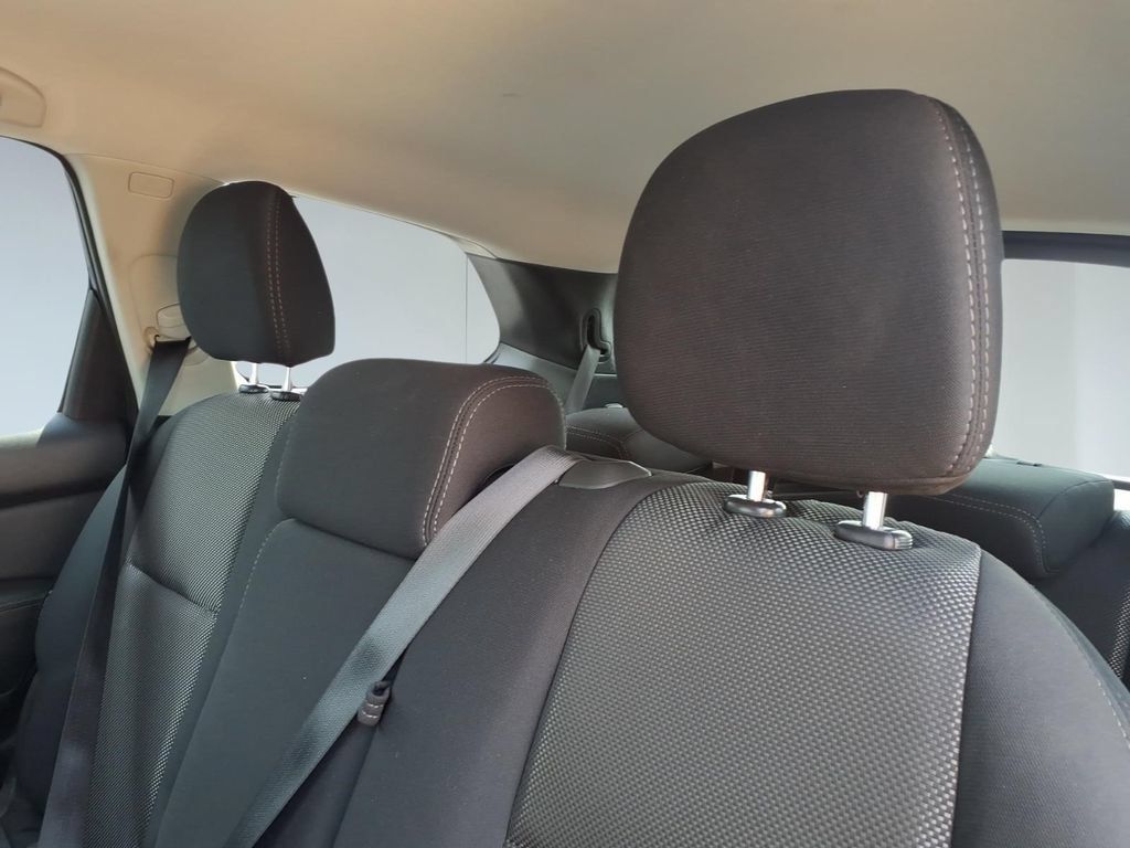Used 2020 Nissan Pathfinder S FWD image 13