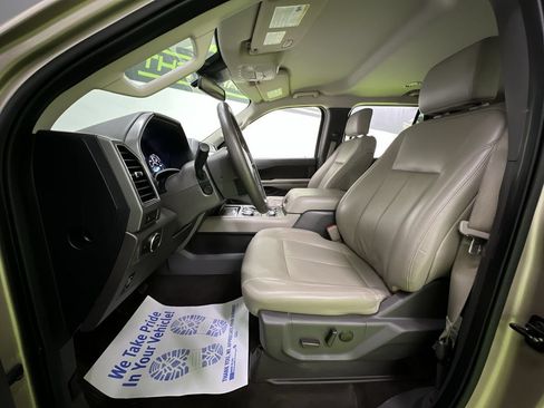 Used 2020 Ford Expedition Max XLT w/ Equipment Group 202A AWD/4WD image 17