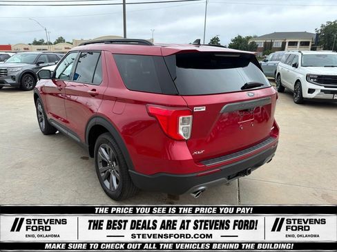 Used 2023 Ford Explorer XLT w/ Equipment Group 202A AWD/4WD image 13