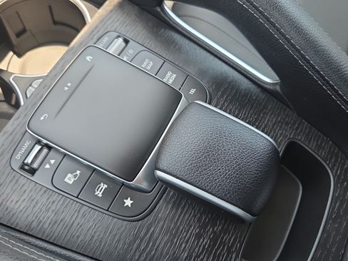 Used 2023 Mercedes-Benz GLE 450 4MATIC image 32