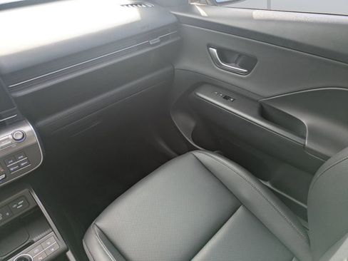 Used 2024 Hyundai Kona Limited image 18