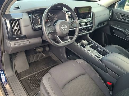 Used 2023 Nissan Pathfinder SV w/ SV Premium Package AWD/4WD image 14