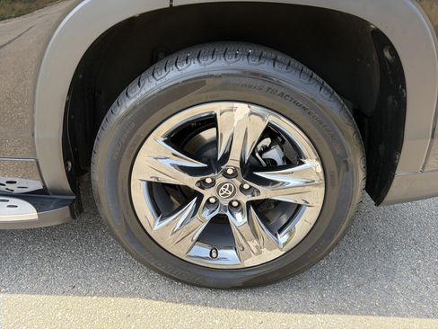 Used 2019 Toyota Highlander Limited Platinum image 20