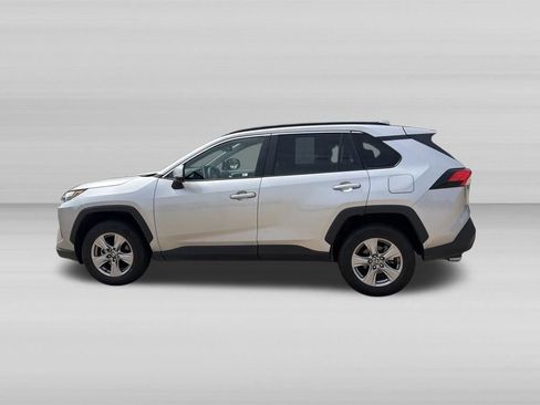 Used 2025 Toyota RAV4 XLE AWD/4WD image 8