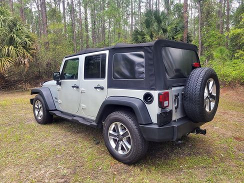 Used 2009 Jeep Wrangler X image 6