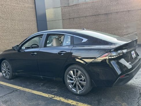 New 2026 Nissan Sentra SL w/ Floor Mat Package FWD image 34