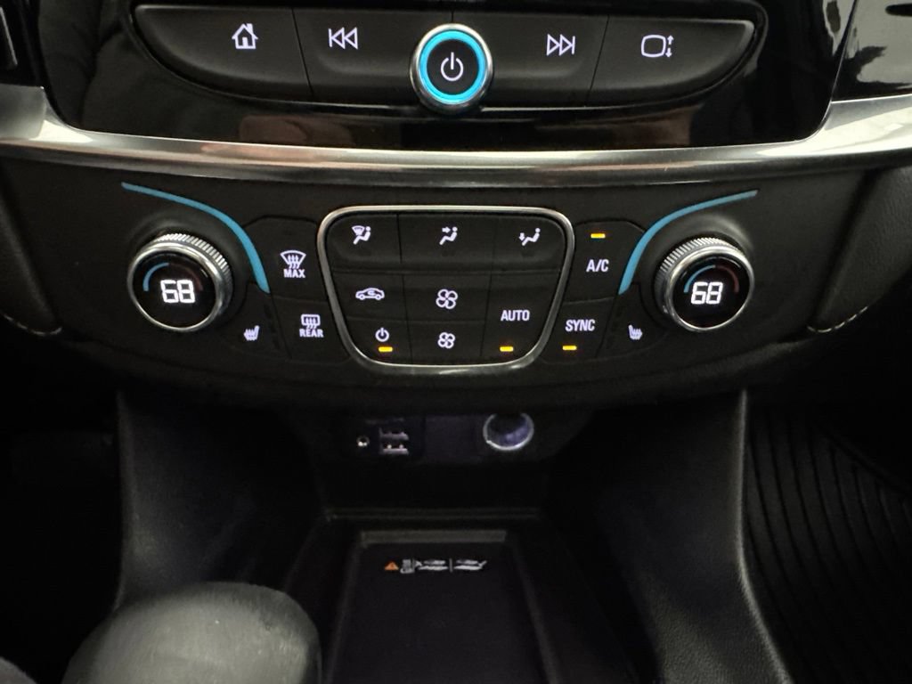 Used 2023 Chevrolet Traverse LT w/ LT Premium Package AWD/4WD image 45