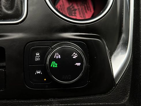 Used 2020 Chevrolet Traverse LT w/ Driver Confidence II Package image 40