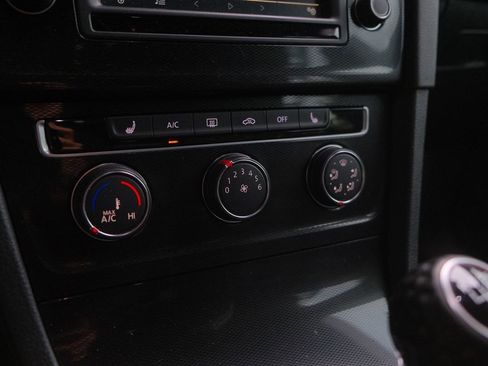 Used 2017 Volkswagen GTI Sport image 21